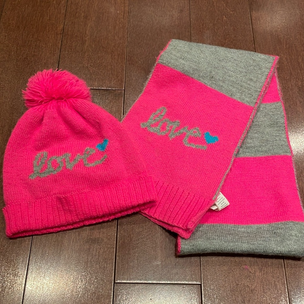 LOVE hat and scarf set